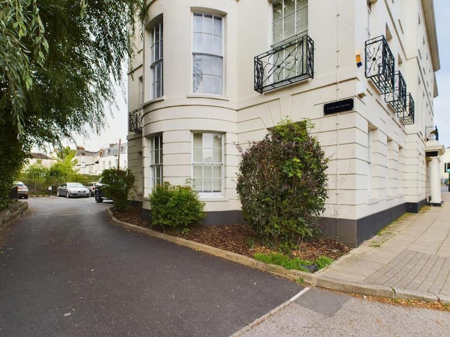 Apartamento The Grove King Bed Wi-Fi Ev Charger Cheltenham Exterior foto
