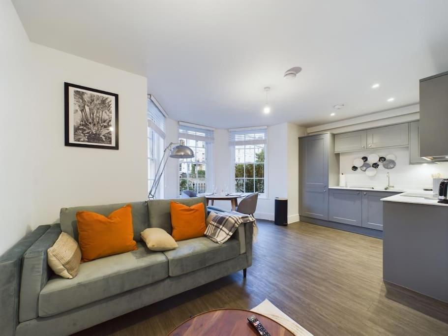 Apartamento The Grove King Bed Wi-Fi Ev Charger Cheltenham Exterior foto